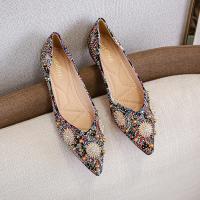 Silk Pointed Flat Shoes hardwearing & breathable & with rhinestone Pair