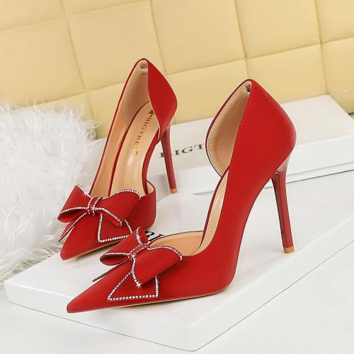 Silk & PU Leather High-Heeled Shoes pointed toe & anti-skidding iron-on Solid Pair