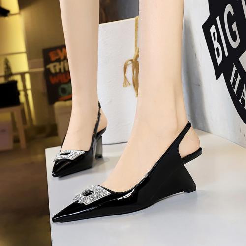 Patent Leather & PU Leather slipsole High-Heeled Shoes pointed toe iron-on Solid Pair