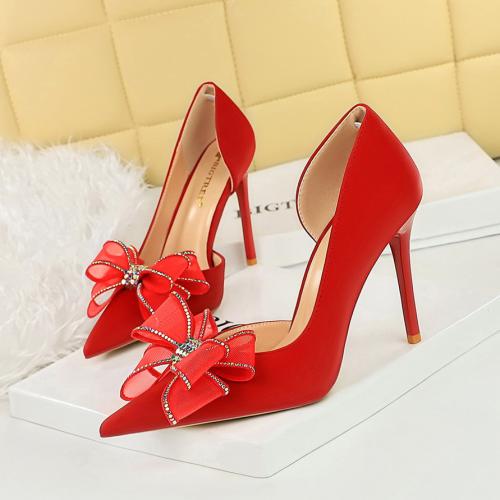 Silk & PU Leather with bowknot High Heel Protector & anti-skidding iron-on Solid Pair