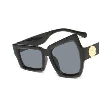 PC-Polycarbonate & Resin Sun Glasses irregular & sun protection PC