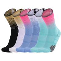 Coton peigné Chaussettes sport unisexes Solide plus de couleurs pour le choix : Paire