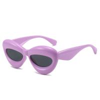 PC-Polycarbonate Sun Glasses for women & funny & anti ultraviolet & sun protection Solid PC