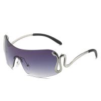 PC-Polycarbonate Sun Glasses for women & one piece & anti ultraviolet & sun protection Solid PC