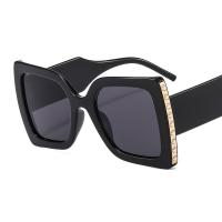 PC-Polycarbonate Easy Matching Sun Glasses for women & portable & anti ultraviolet & sun protection PC