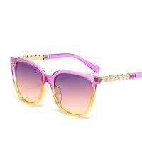 PC-Polycarbonate Sun Glasses for women & anti ultraviolet & sun protection Plastic Pearl PC