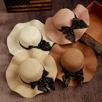 Paille Chapeau de paille de protection solaire Tisser modèle bowknot plus de couleurs pour le choix pièce