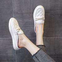 Microfiber PU Cuir synthétique Chaussures paresseuses pour femmes Blanc Paire