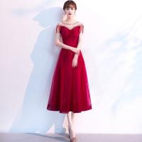ポリエステル ロングイブニングドレス 選択のための異なる色とパターン 赤 一つ