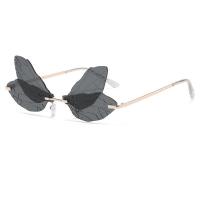Metal & PC-Polycarbonate Easy Matching Sun Glasses for women & anti ultraviolet PC