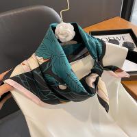 Přírodní hedvábí Čtvercový šátek Stampato Květinové Zelené kus