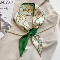 ポリエステル 小さなスカーフ 印刷 花 緑 一つ