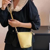 PU Leather Easy Matching & Bucket Bag Crossbody Bag sewing thread Lichee Grain PC