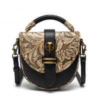 Cowhide & Leather Shell Shape Handbag attached with hanging strap black PC