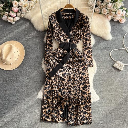 Pleuche Einteiliges Kleid, Leopard,  Stück
