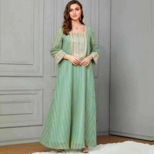 Polyester Soft Middle Eastern Islamic Muslim Dress slimming & double layer embroidered Solid green Set