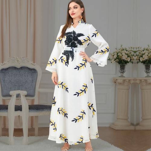 Polyester Nahöstliche islamische Musilm Kleid, Bestickt, Blattmuster, Weiß,  Stück