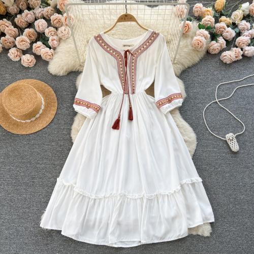 Polyester Waist-controlled One-piece Dress & breathable embroidered white PC