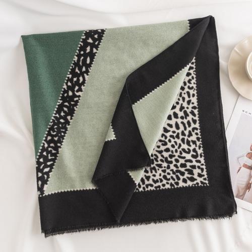 Polyester lengthening Women Scarf dustproof & thermal printed green PC