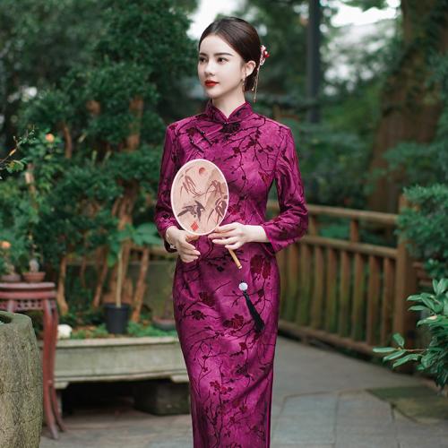Velour & Acetat Frauen Cheongsam, unterschiedliche Farbe und Muster für die Wahl, mehr Farben zur Auswahl,  Stück