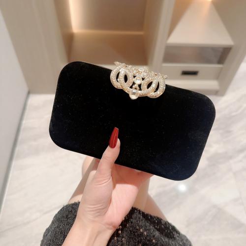 Velour hard-surface & Easy Matching Clutch Bag black PC