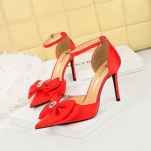 Silk High-Heeled Shoes pointed toe & with rhinestone Solid Pair