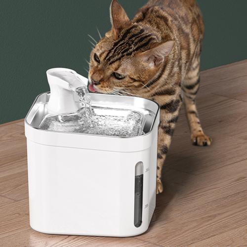 ABS Pet Drinking Fountains  Solid white PC