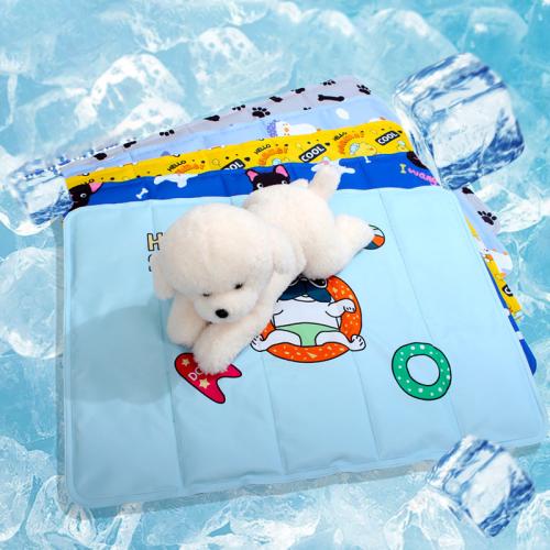 Gelatin & Polyester Taffeta easy cleaning Pet Ice Pad hardwearing & waterproof & breathable PC